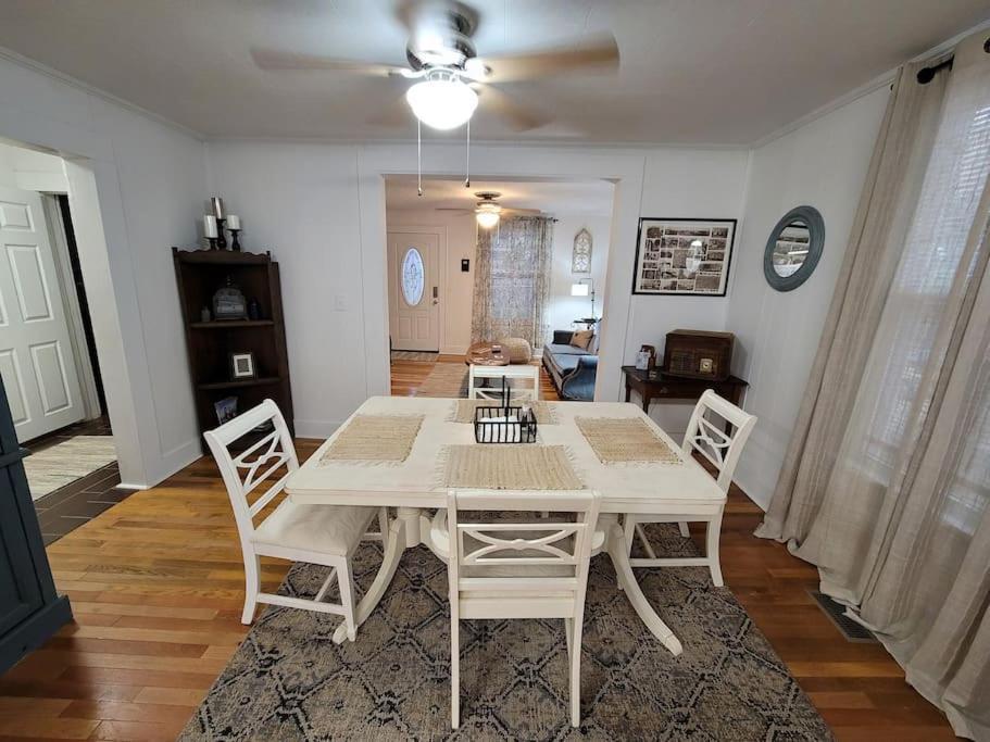 Apple Hill Bungalow, Family And Pet Friendly! 布里斯托 外观 照片
